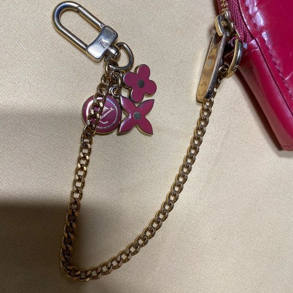 Louis Vuitton heart coin purse - Picture 10 of 16